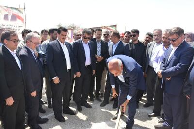 آغاز عملیات اجرایی نیروگاه خورشیدی ۹۵ مگاواتی فیروزآباد با حضور وزیر کار