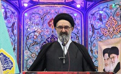  امام جمعه موقت رشت: مسئولان راهبردهای مناسب اقتصادی را اتخاذ کنند