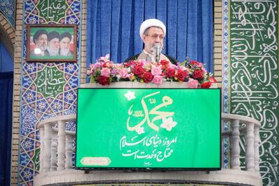 امام جمعه کرمان: جمهوری اسلامی از حقوق مسلم خود عقبنشینی نمیکند