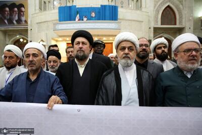  ادای احترام مهمانان خارجی چهلمین کنفرانس وحدت اسلامی به مقام شامخ حضرت امام خمینی (س)