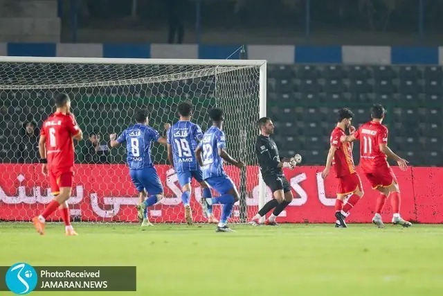 هفته چهارم لیگ برتر فوتبال| فولاد 0-0 استقلال (نیمه اول)