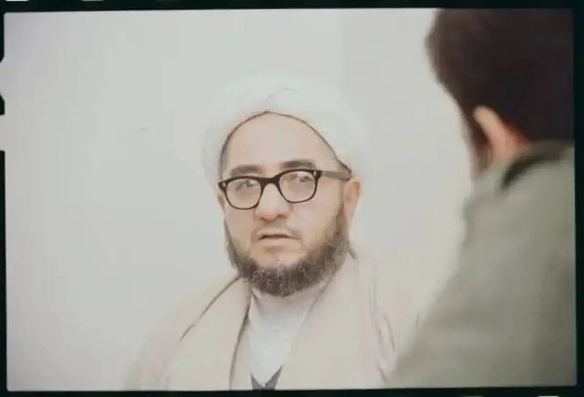 به دستور خلخالی دکهها و رستورانهای پشت پارک ملت با بلدوزر تخریب شد/ آیتالله خلخالی: این رستوران ها شبیه عشرتکده بود
