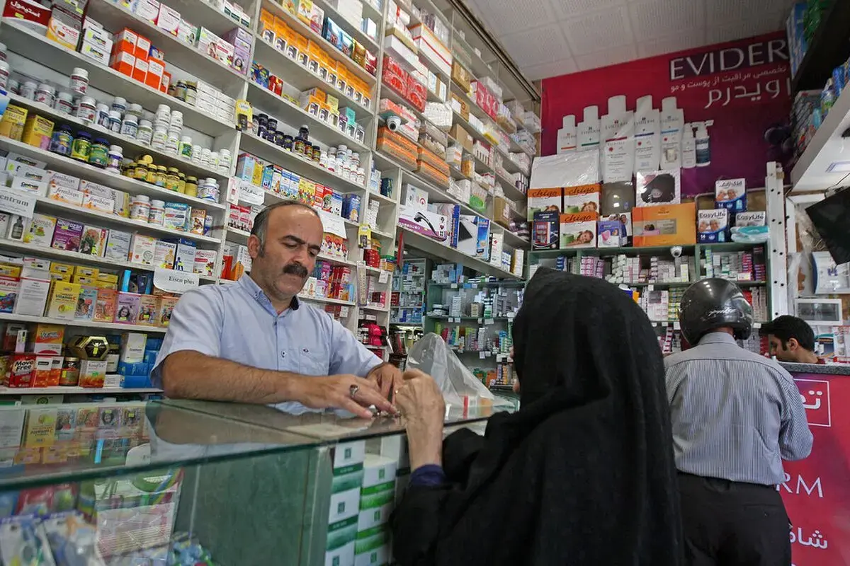 طلب هزاران میلیاردی داروخانههای تهران از بیمهها، بسیاری در آستانه تعطیلی