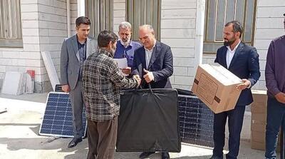  توزیع پنل‌های خورشیدی بین عشایر شهرستان رومشکان در هفته دولت