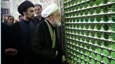  ببینید | حضور مهدی کروبی در حرم امام (ره) - مردم سالاری آنلاین