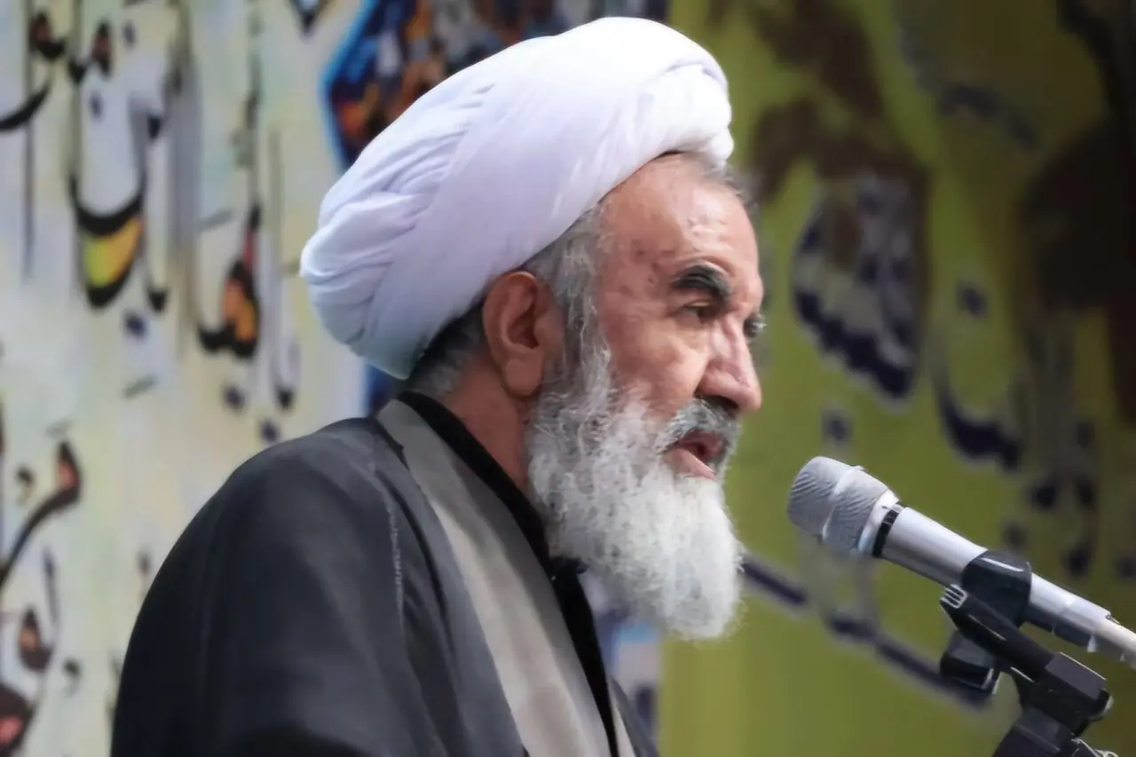 امام جمعه مرند: وحدت مسلمانان راه مقابله با دشمنان مشترک است