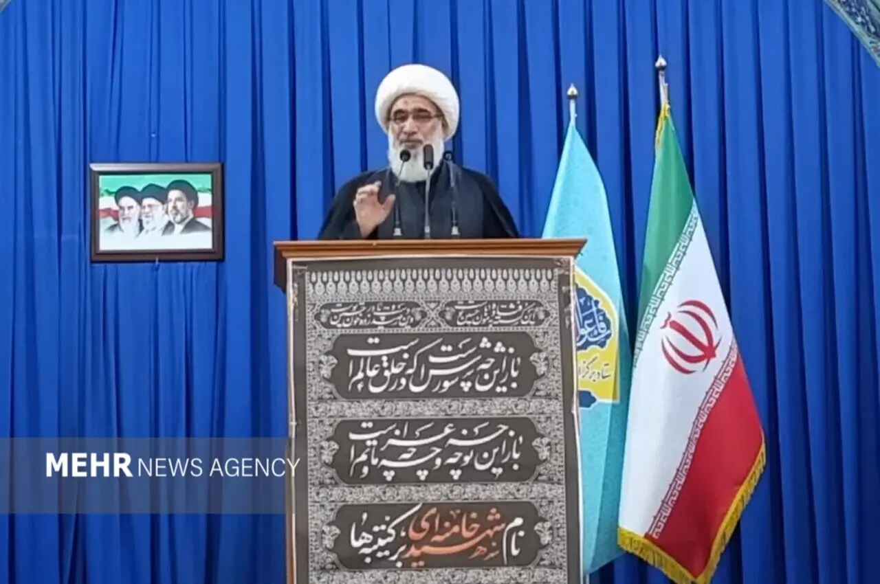  امام جمعه بوشهر: کوچک‌ترین تعرض دشمن را با بزرگ‌ترین ضربه پاسخ می‌دهیم