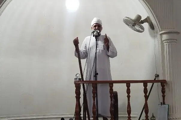 امام جمعه اهل سنت جاسک: مسئولان خود را جای مردم بگذارند