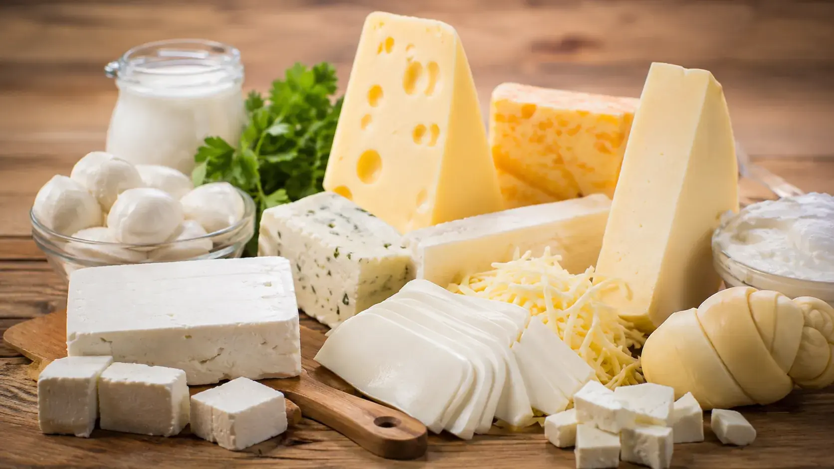 قیمت پنیر امروز با رکوردشکنی ۴۰۰ گرمی پگاه از مرز ۱۸۶ هزار تومان گذشت؛ طوفان قیمتی در بازار لبنیات و معمای افزایش شیر خام | چرخش ناگهانی معادلات؛ آیا پای دلالان در میان است؟