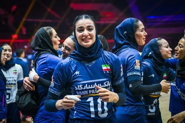  کریمی: هدفمان هر مرحله ارتقاء پیدا می‌کند - پارس فوتبال