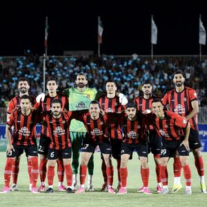 چادرملو اردکان 0 - 2 تراکتور؛ صدرنشینی موقت تراکتور در شب پرحاشیه - پارس فوتبال
