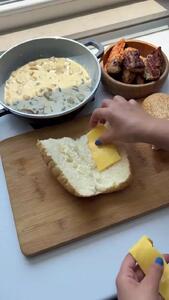 فیلم طرز تهیه پنینی مرغ و قارچ