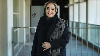 سفر در زمان / عکس نگاهی به کیک تولد نرگس محمدی با خلاقیت قناد کانادایی در کنار رفیق صمیمی اش، فریبا نادری