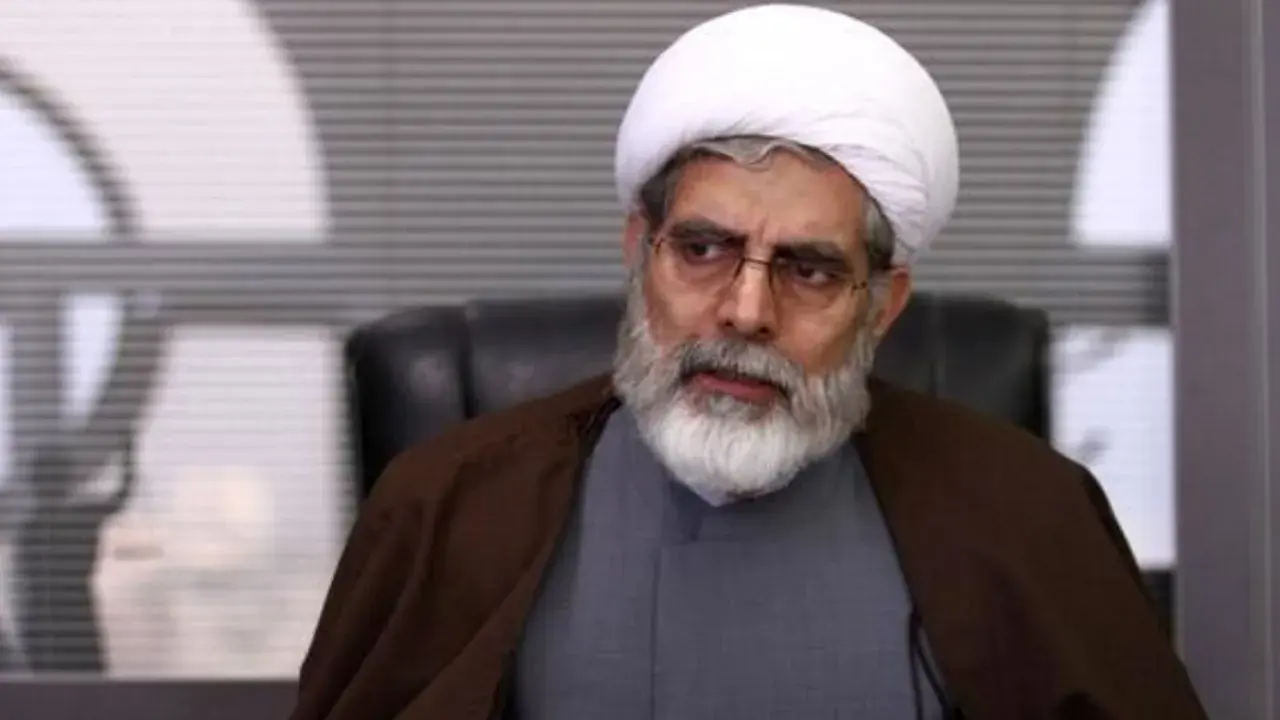 رهامی: کسانی که شعار میدهند نباید صلح کنیم، حتی یک روز هم در جنگ نبوده اند