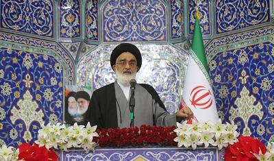 خطیب موقت نماز جمعه قم:تشخیص روایتهای جعلی به اندازه تجهیزات نظامی و بلکه بیشتر از آن اهمیت دارد