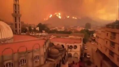 در پی آتشسوزیهای مرگبار در مناطق مرکزی و شرقی الجزایر 12 نفر جان خود را از دست دادند