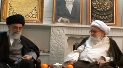 ویدیوی دیدهنشده از رهبر شهید در منزل آیتالله صافی