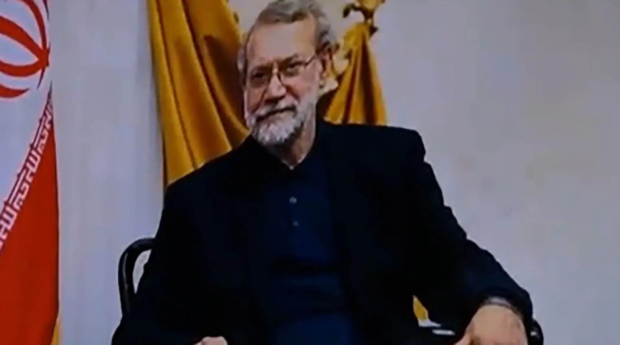  عطری که علی لاریجانی به رهبر انقلاب هدیه کرد