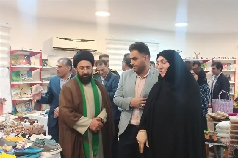نمایشگاه «هزار میدان، هزار بازار» در آبدانان آغاز به کار کرد - تسنیم