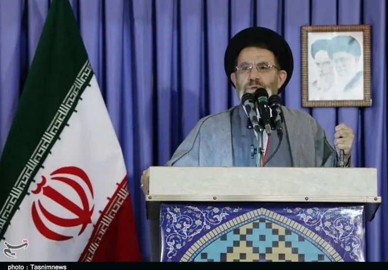 امام جمعه خرمآباد: مردم مشکلات اقتصادی دارند، اما پای ایران ایستادند - تسنیم