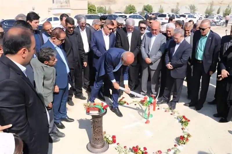  کلنگ‌زنی مرکز توانبخشی «باب‌الحوائج» کازرون با حضور وزیر کار - تسنیم