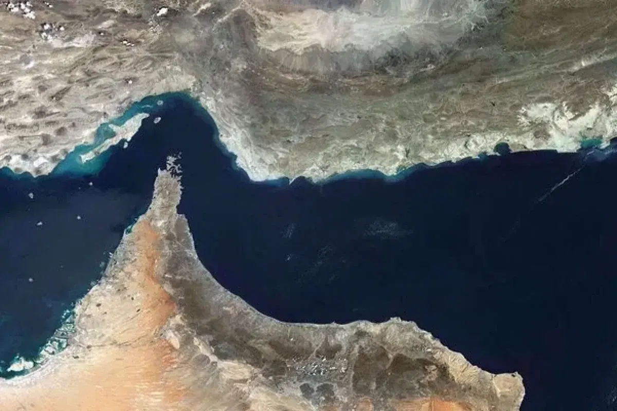 فرمانده سنتکام مدعی مینروبی تنگه هرمز شد