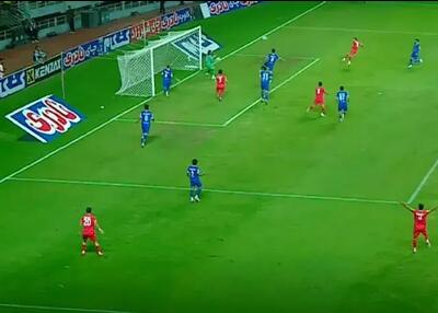  هرچقدر بی‌رحم با پرسپولیس، مهربان با استقلال!