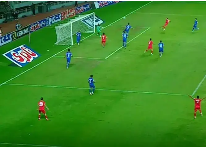  هرچقدر بی‌رحم با پرسپولیس، مهربان با استقلال!