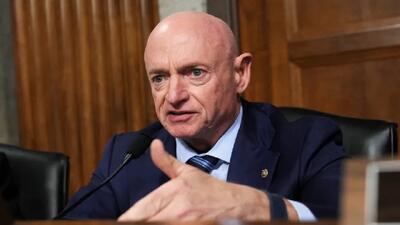  سناتور آمریکایی: ترامپ برای خروج از بحران ایران تقلا می‌کند