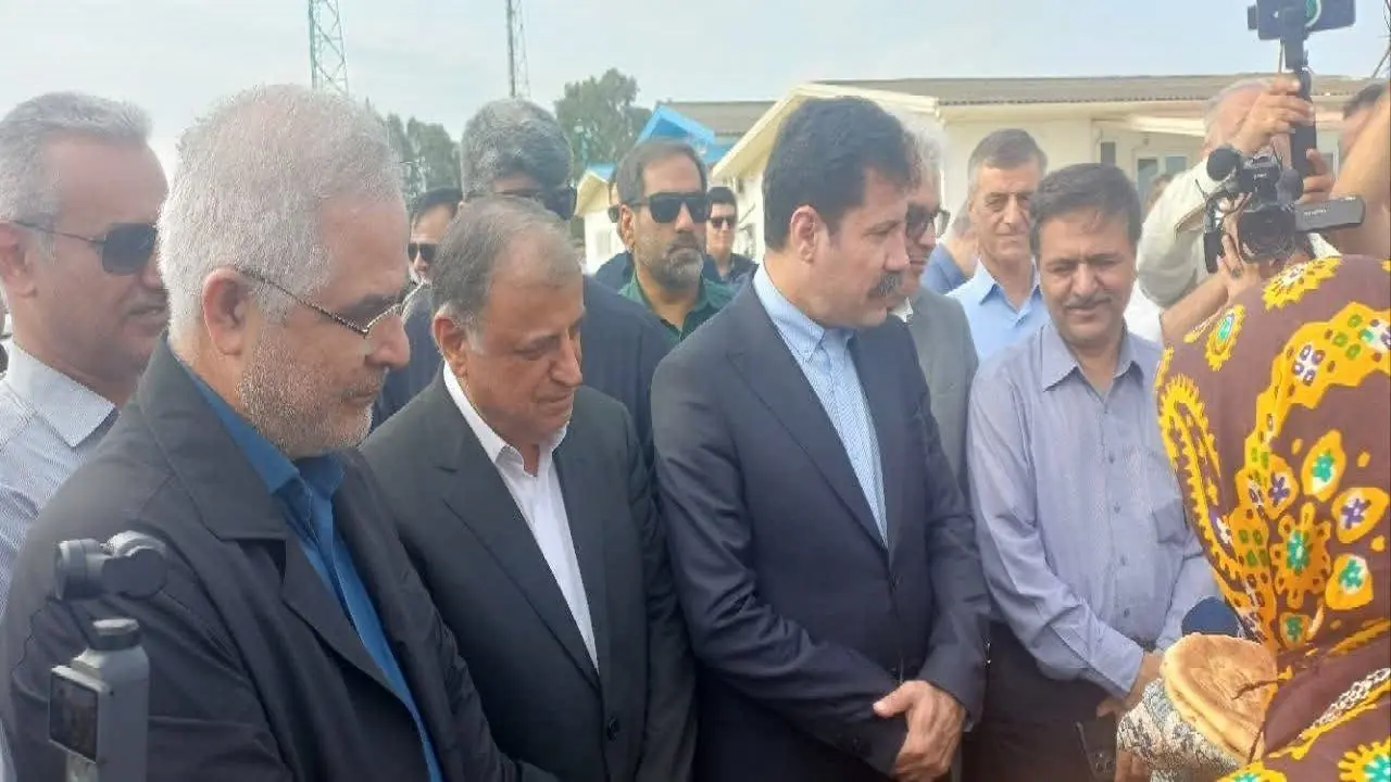 کلنگ زنی طرح گردشگری آشوراده پس از ۳۰ سال بهمناسبت هفته دولت