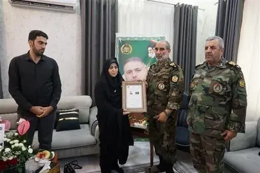ابلاغ درجه سرتیپی «شهید جعفرزاده » به خانواده شهید