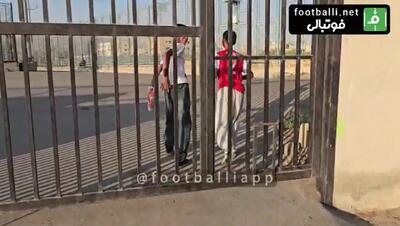  دو هوادار پرسپولیس برای ورود به ورزشگاه رژیم گرفتند!