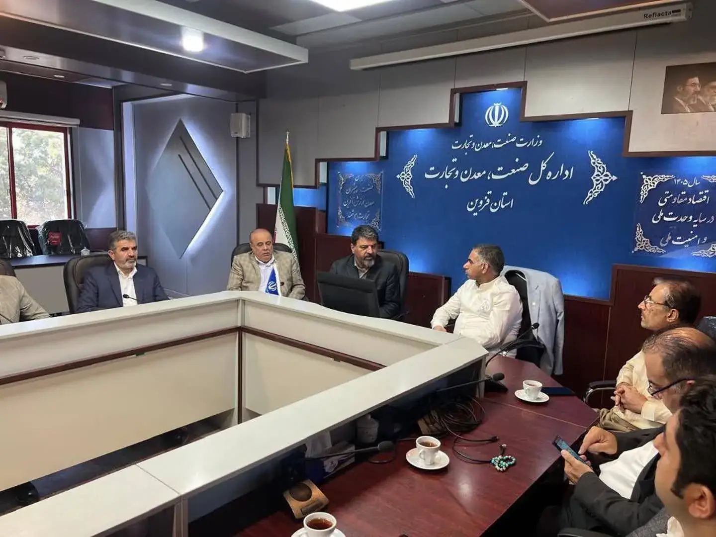 تعامل و همکاری اداره صمت با اتاق بازرگانی و شهرک های صنعتی استان قزوین بیشتر می شود
