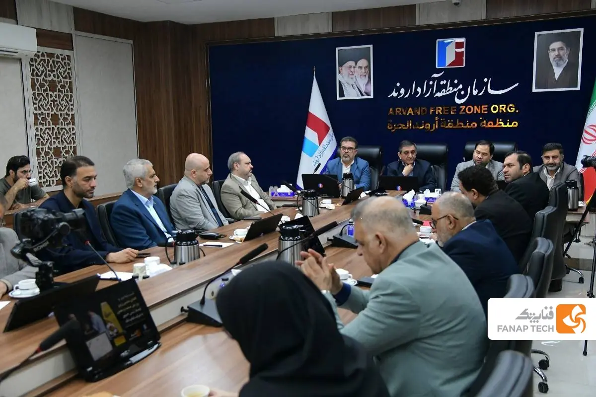 تندیس زرین روز صنعت و معدن به فناپتک رسید