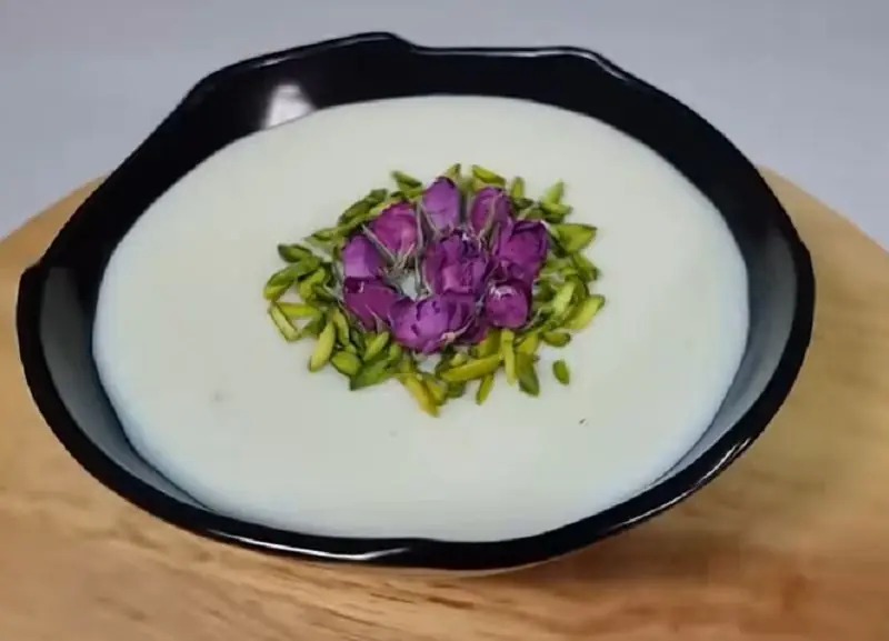طرز تهیه فرنی با آرد برنج؛ دسر ساده و خوشمزه با شیر
