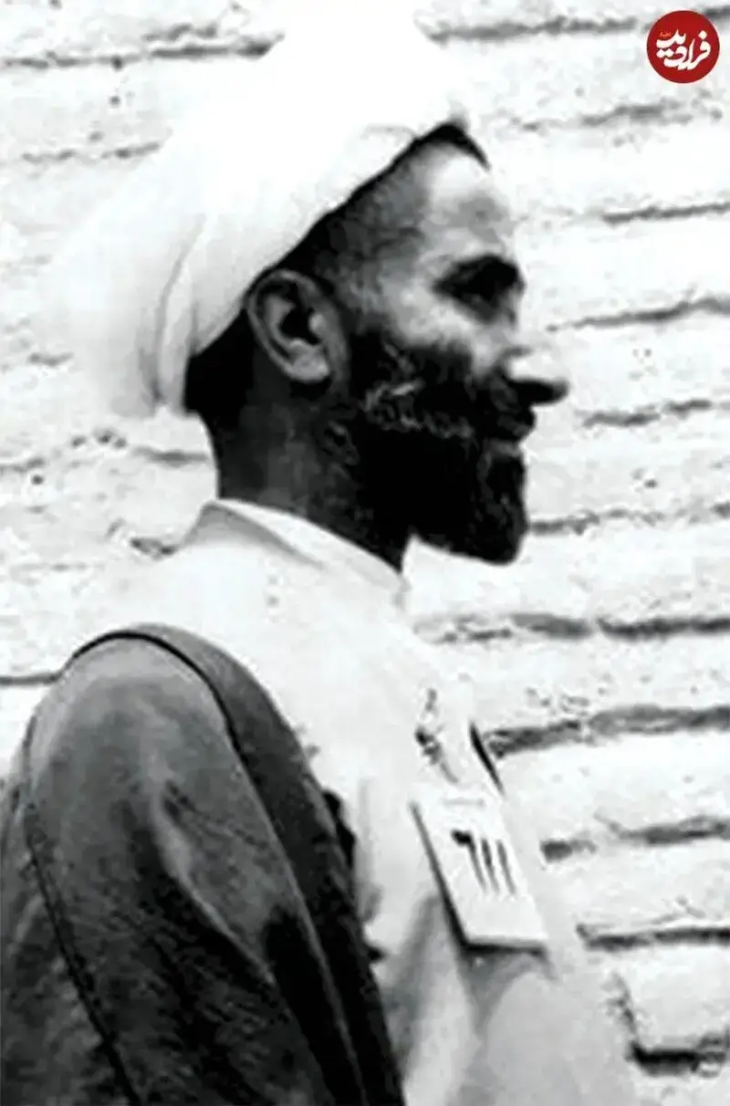 عکس کمتر دیده‌شده آیت‌الله احمد جنتی پس از بازداشت ساواک ۵۴ سال پیش