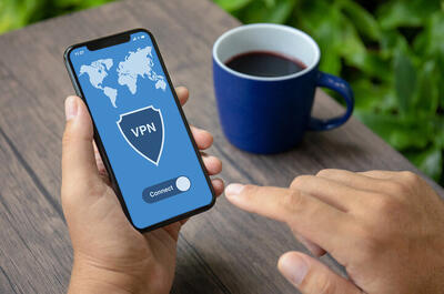 ۱۲ هزار میلیارد تومان پشت فیلترینگ؛ چه کسانی از فروش فیلترشکن سود میکنند؟