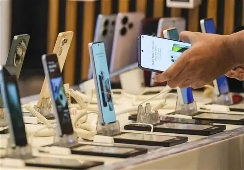 واردات تلفن همراه ۶۷ درصد کاهش یافت
