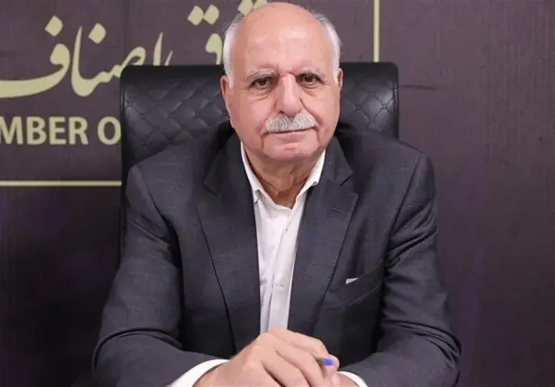 رئیس اتاق اصناف: برای تنظیم بازار، نرخ ارز را ۶ ماه تثبیت کنید