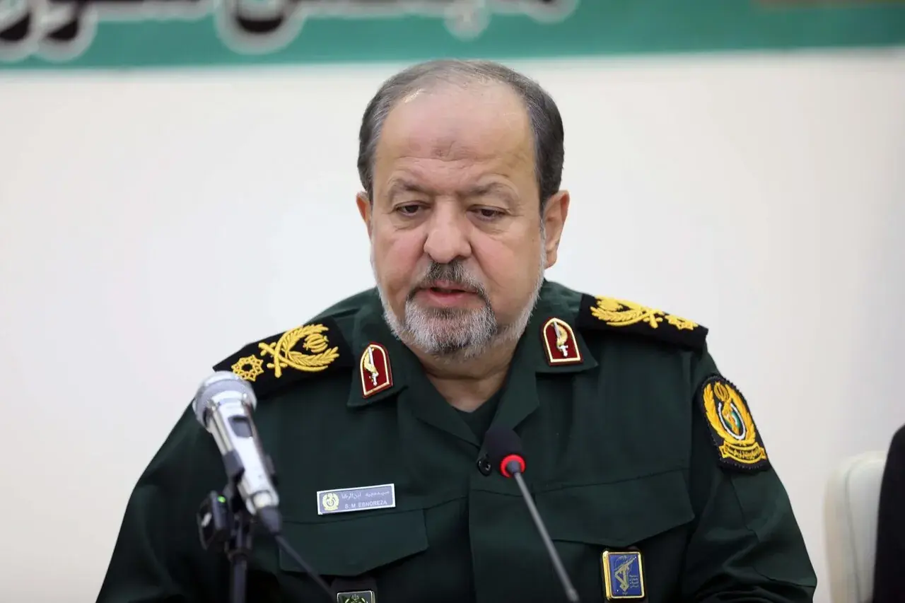سرپرست وزارت دفاع: انسجام، خود مهمترین بخش از قدرت دفاعی ماست / از ساختن قدرت دفاعی ایران دست نخواهیم کشید / نباید به داشتههای امروز اکتفا کرد؛ باید هر روز و بدون وقفه قدرتافزایی کرد