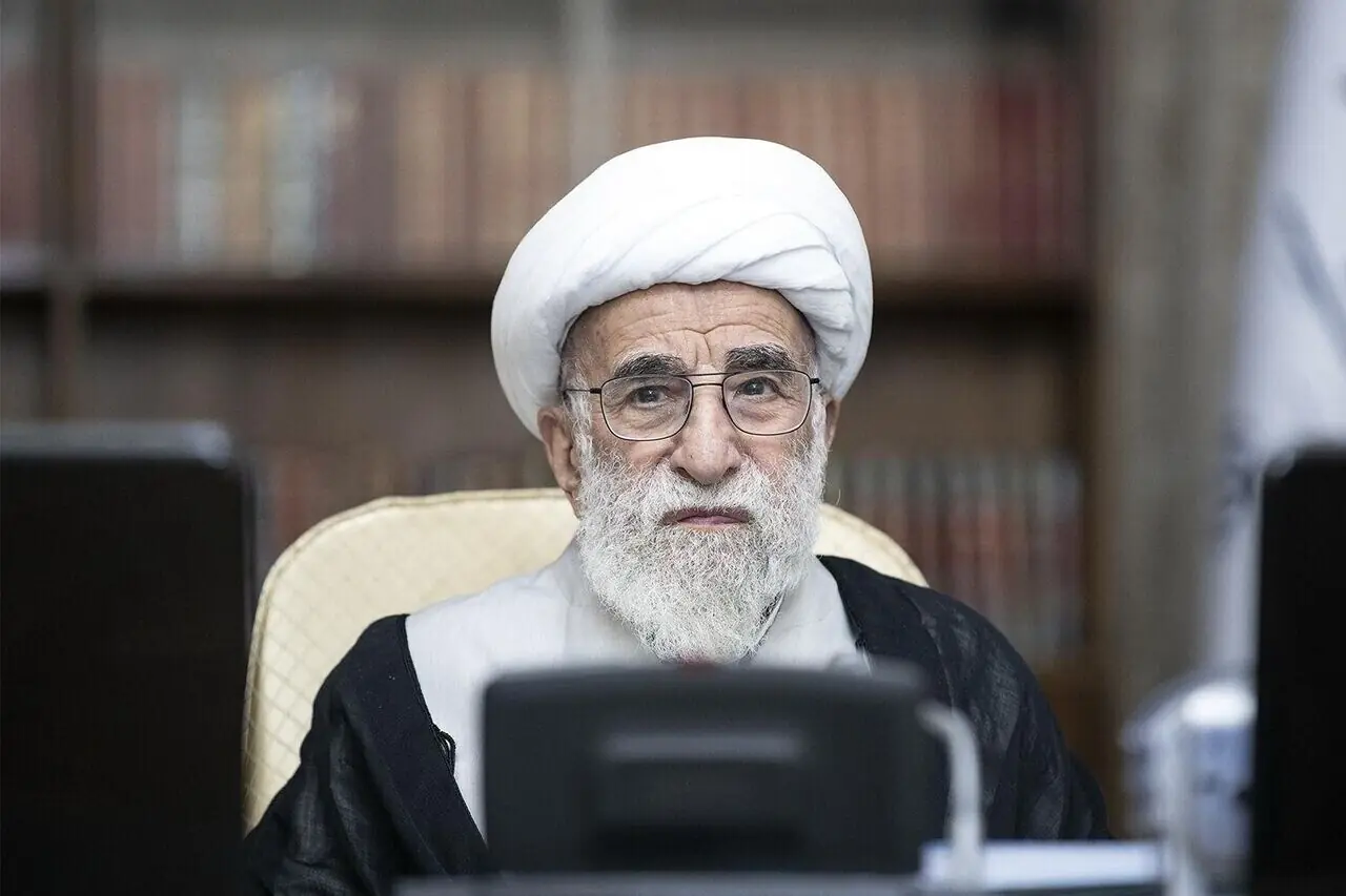  احمد جنتی بعد از بازداشت، در ۴۶ سالگی؛ سال ۱۳۵۱