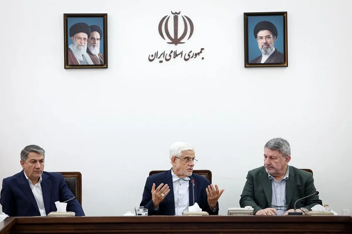 عارف: ارتباط خوب رئیسجمهوری با رهبر انقلاب دستاوردهای زیادی برای دولت دارد