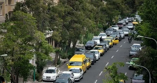 صفهای طولانی سوختگیری در تهران؛ علت و پیامدها