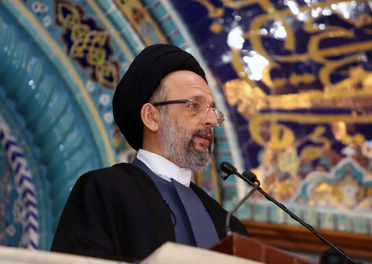 رهبر شهید انقلاب، وحدت اسلامی را به عمل تبدیل کرد