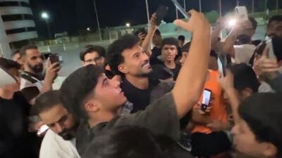 خروج سخت رامین رضاییان از ورزشگاه در میان سلفی هواداران