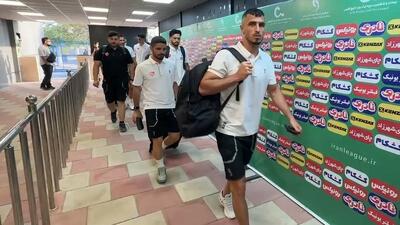 ورود بازیکنان پرسپولیس به ورزشگاه برای دیدار با ملوان