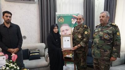  ابلاغ درجه سرتیپی «شهید جعفرزاده» به خانواده شهید