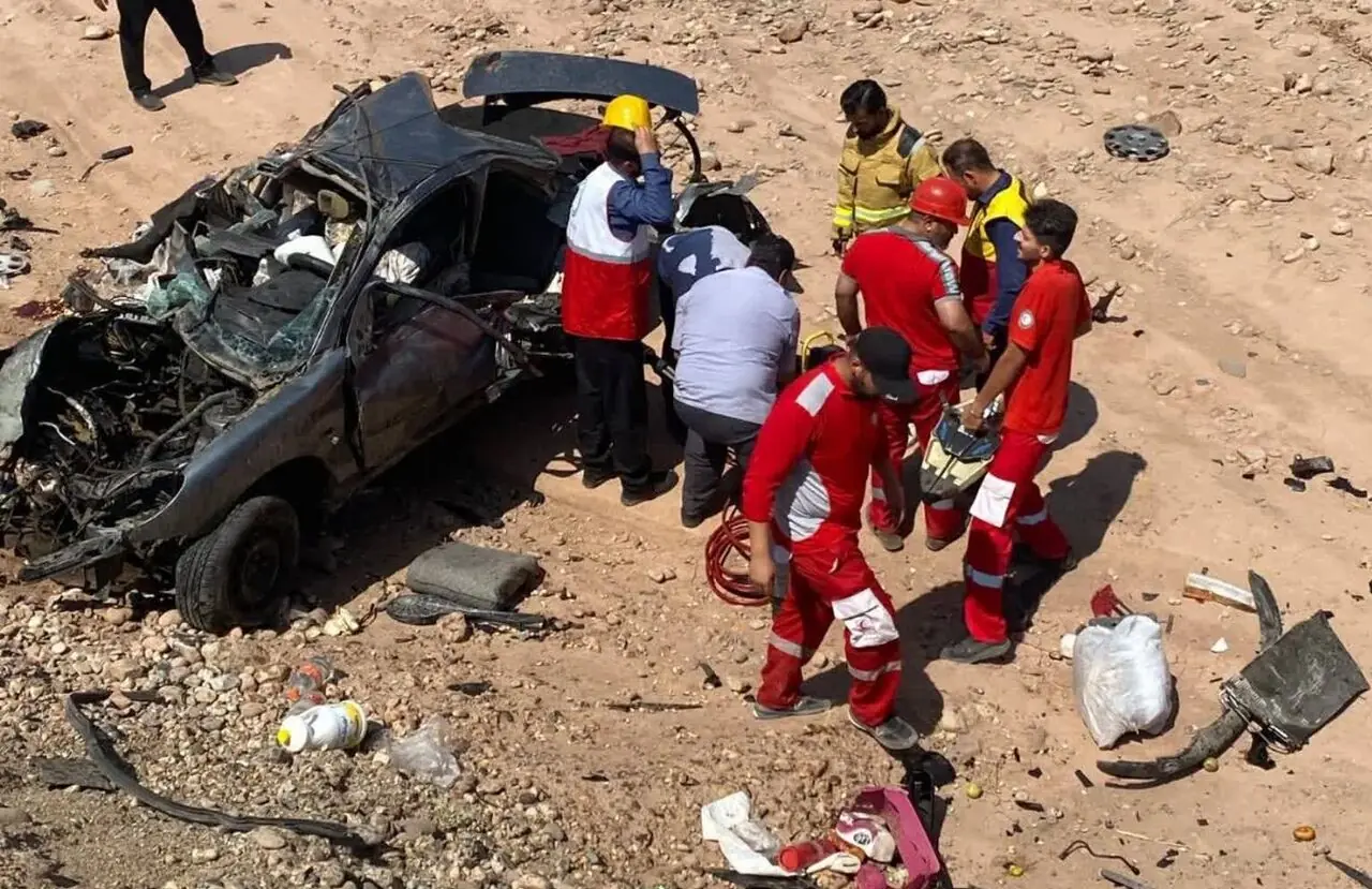 سقوط پژو ۲۰۶ از پل در جاده سرخه ـ آرادان ۲ جانباخته داشت