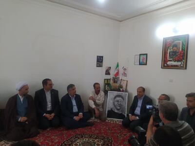 استاندار مرکزی: خون شهدا ضامن عزت و اقتدار ایران در عرصه بینالمللی است