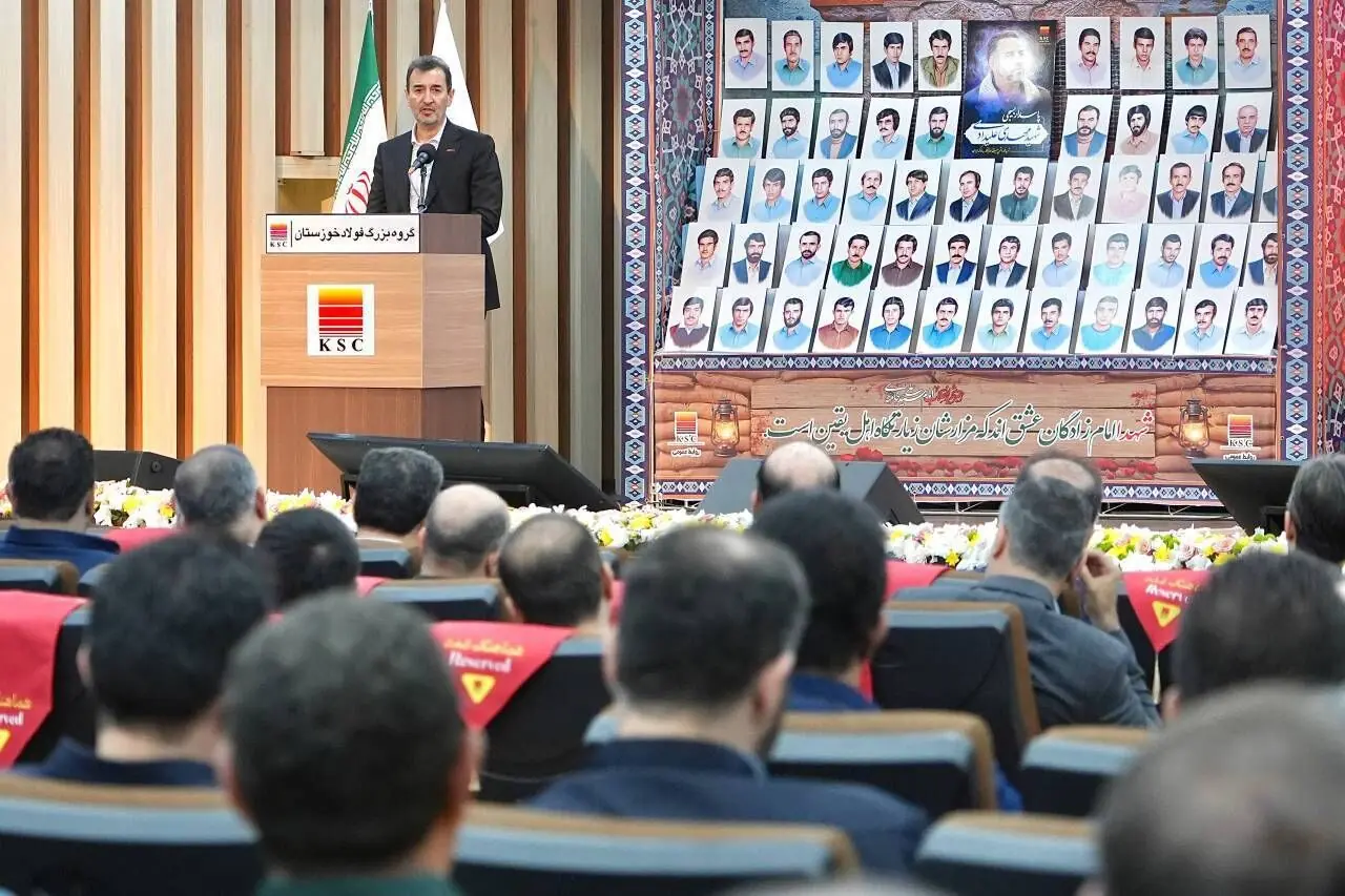  چرا معاون وزیر در برابر فولادمردان خوزستان سر تعظیم فرود آورد؟‌